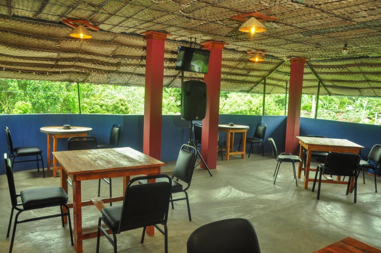 Airport Tourist Resort Katunayaka Buitenkant foto